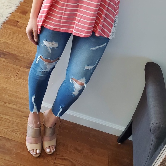 LAST PAIR ❤️High rise destroyed jeans - Picture 8 of 10